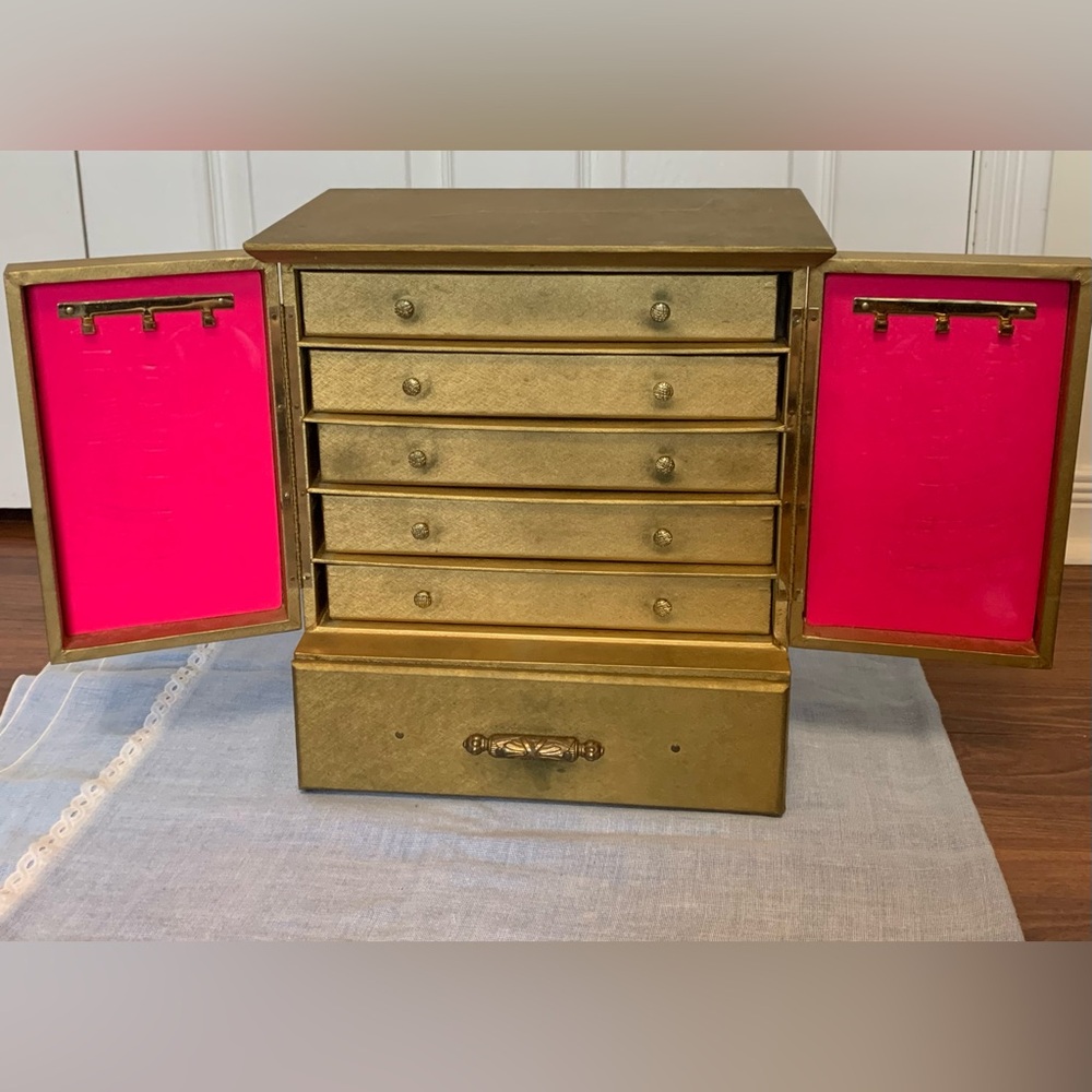 Vintage table top jewelry hutch